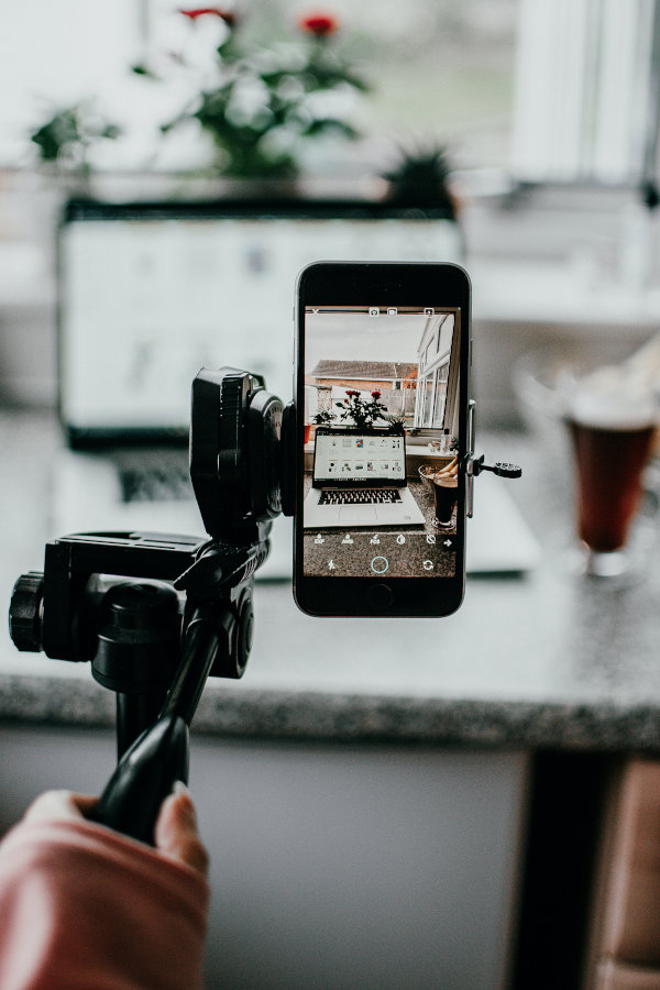 Video recording with stabilised smartphone